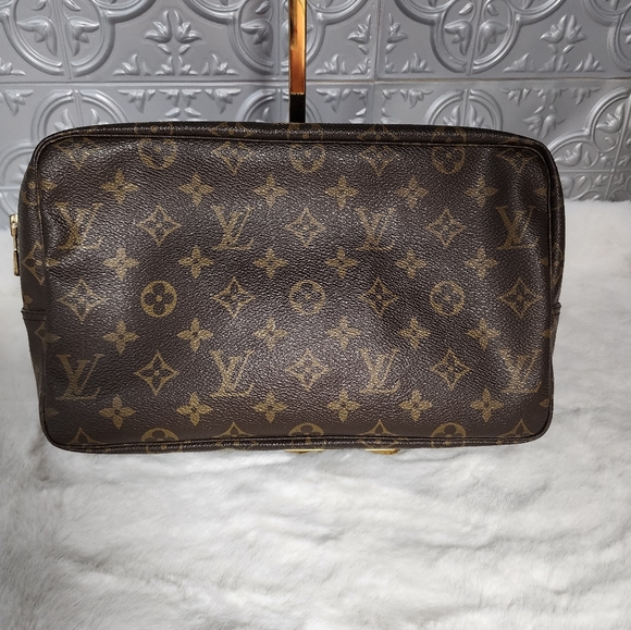 Louis Vuitton Monogram Trousse Toilette - Picture 2 of 11
